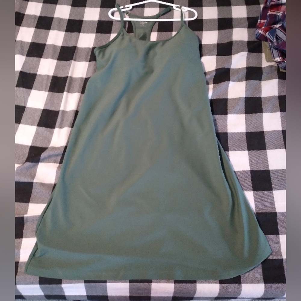 Green Sleeveless Dress - Picture 4 of 4